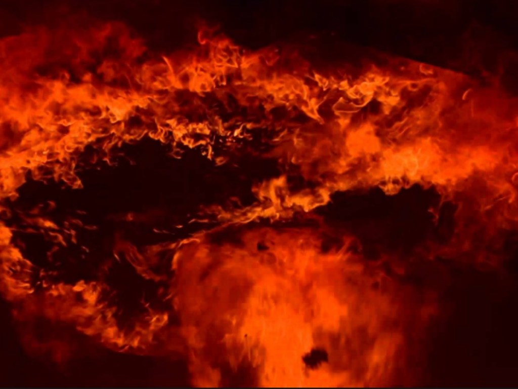 На Закарпатье местный житель обнаружил обгоревший труп позади своего гаража