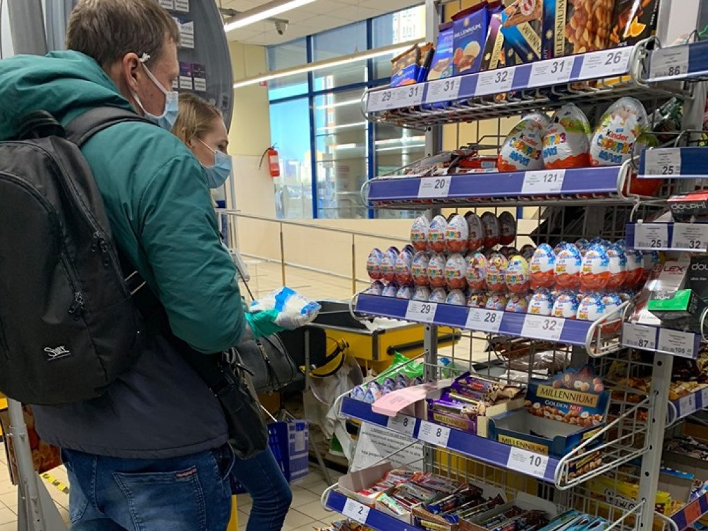 Украинцы к Пасхе скупают яйца и алкоголь (ФОТО)