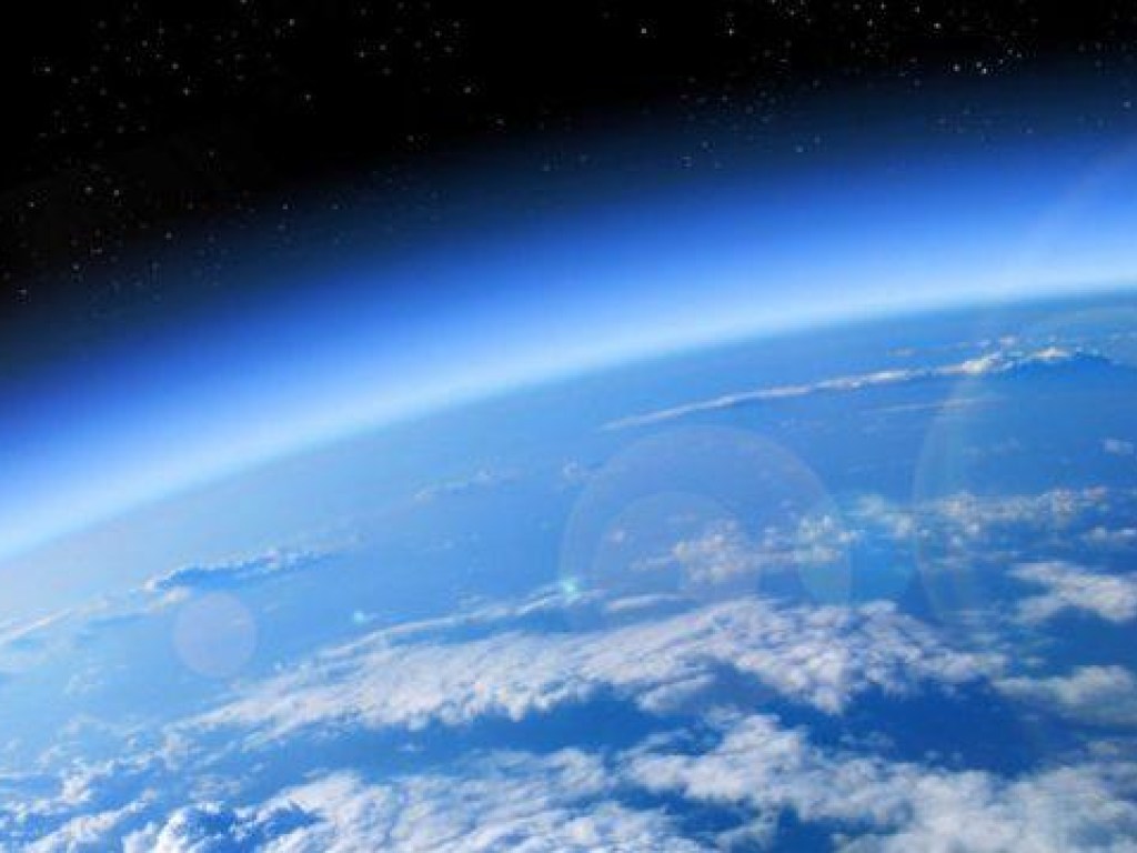 Над Северным полюсом обнаружили огромную озоновую дыру