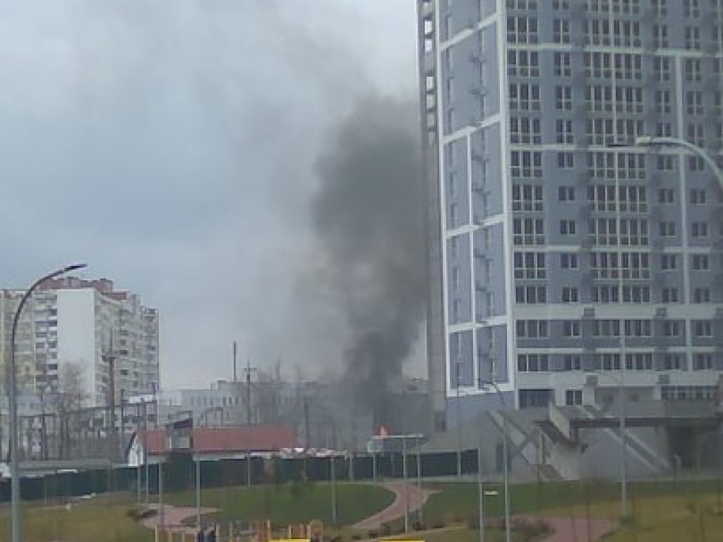 В ГСЧС Киева прокомментировали возгорание трансформатора в Дарницком районе