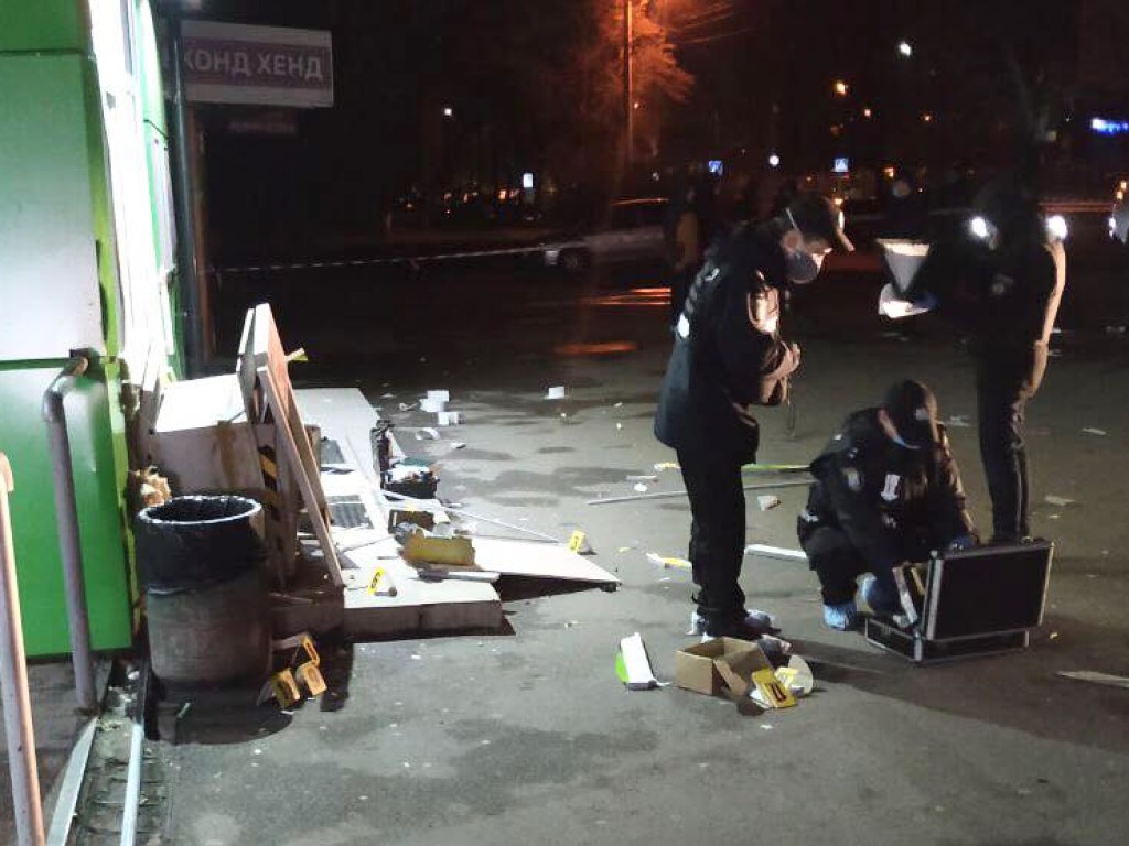 В Голосеево в Киеве взорвали банкомат (ФОТО)