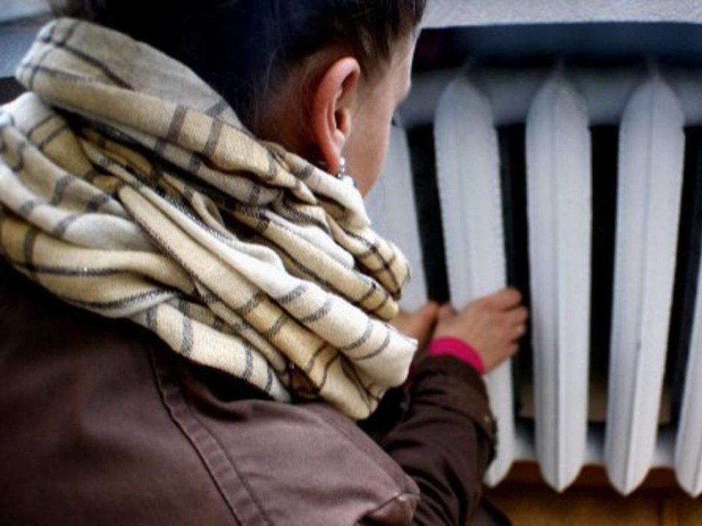Эксперт прокомментировал раннее отключение отопления в многоэтажках Украины