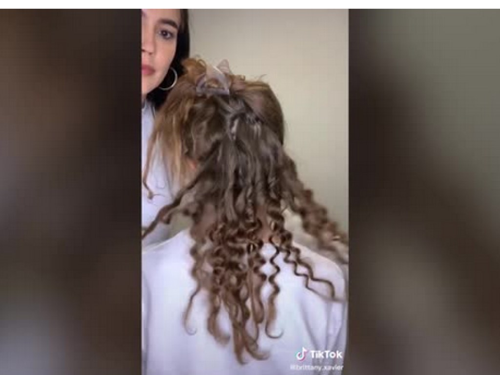 «Потрясающе»: блогерша показала новый способ укладки волос карандашом (ФОТО, ВИДЕО)