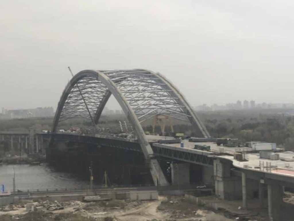 ЧП на строительстве столичного Подольско-Воскресенского моста: леса упали из-за пылевой бури  (ФОТО)