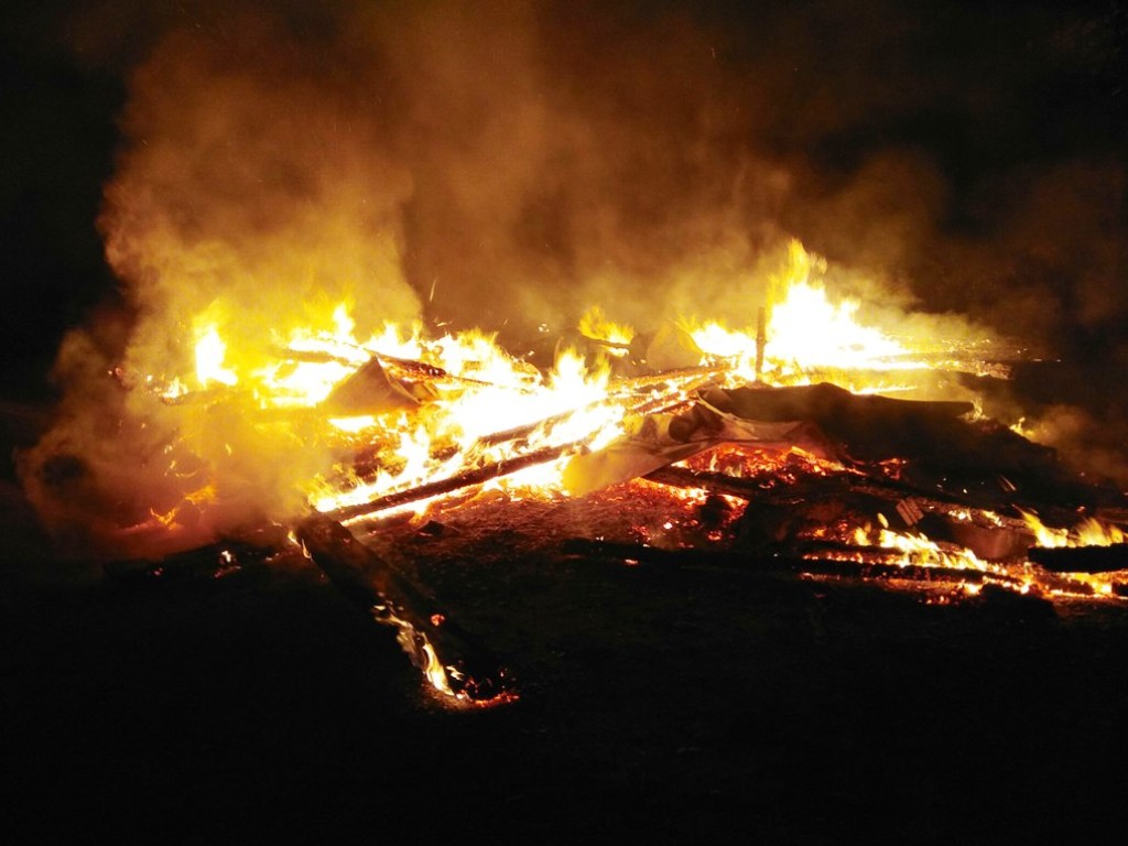 В селе Житомирской области сгорели восемь зданий (ВИДЕО)