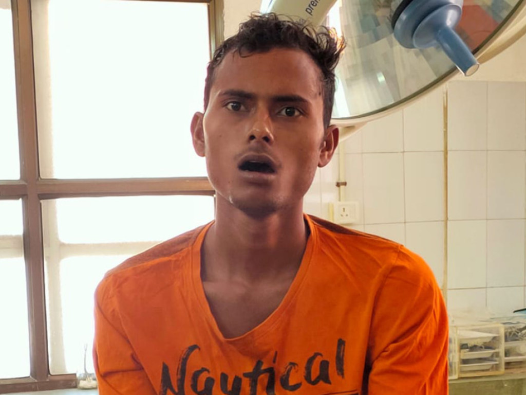 Жертва богам: Мужчина отрезал себе язык, чтобы спастись от коронавируса (ФОТО, ВИДЕО)