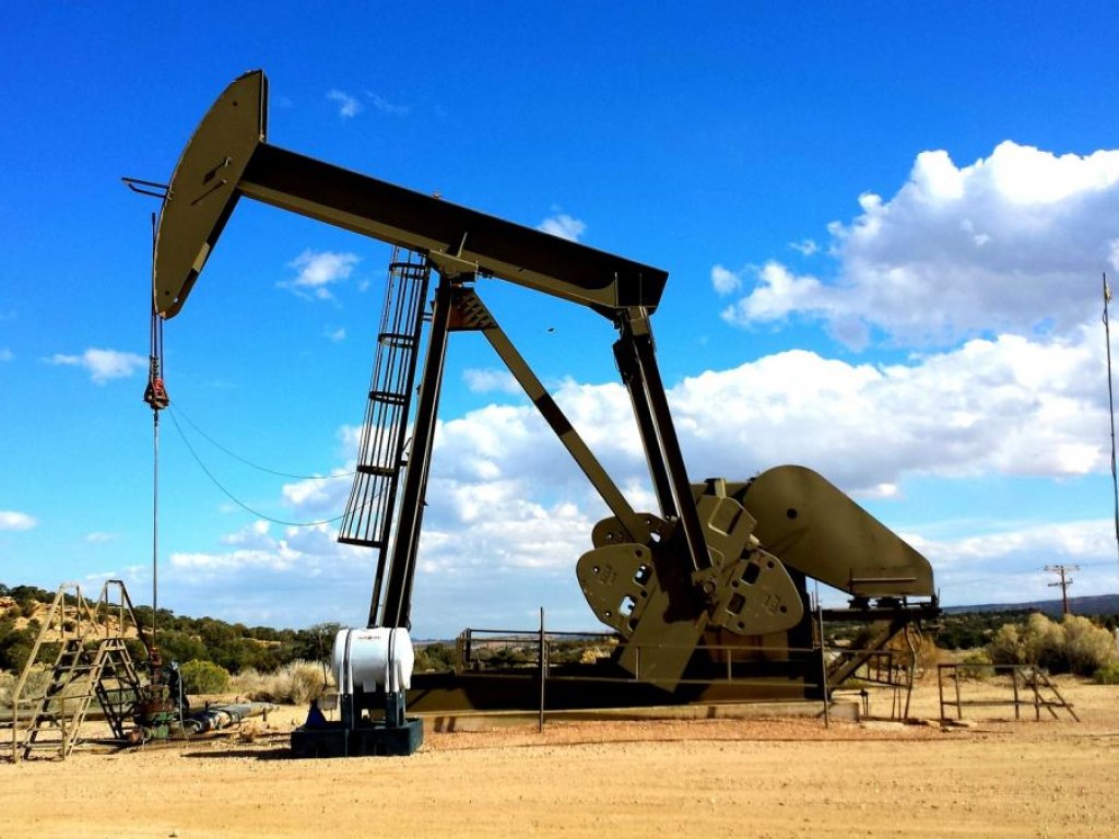 Стоимость американской нефти марки WTI упала до 15 долларов за баррель