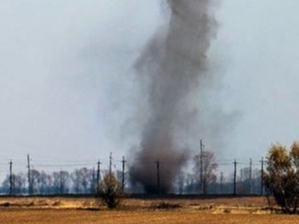 Жители Киевской области стали свидетелями огромных пылевых вихрей (ФОТО)