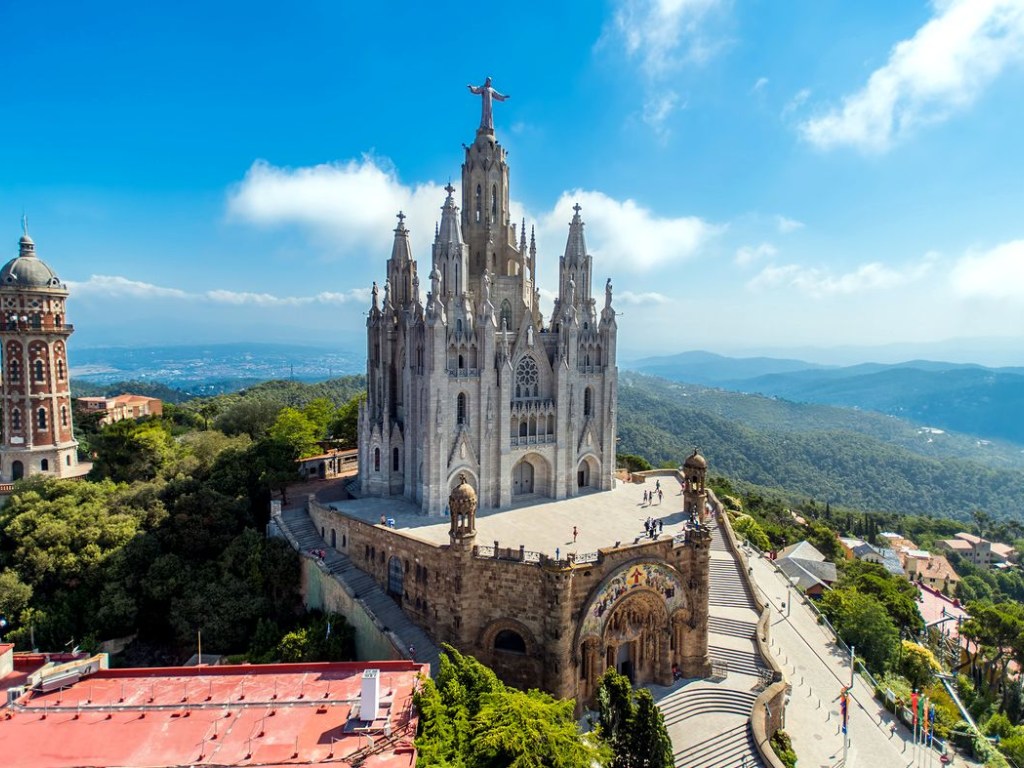 Из-за коронавируса Испания отменит летний туристический сезон на 2020 год