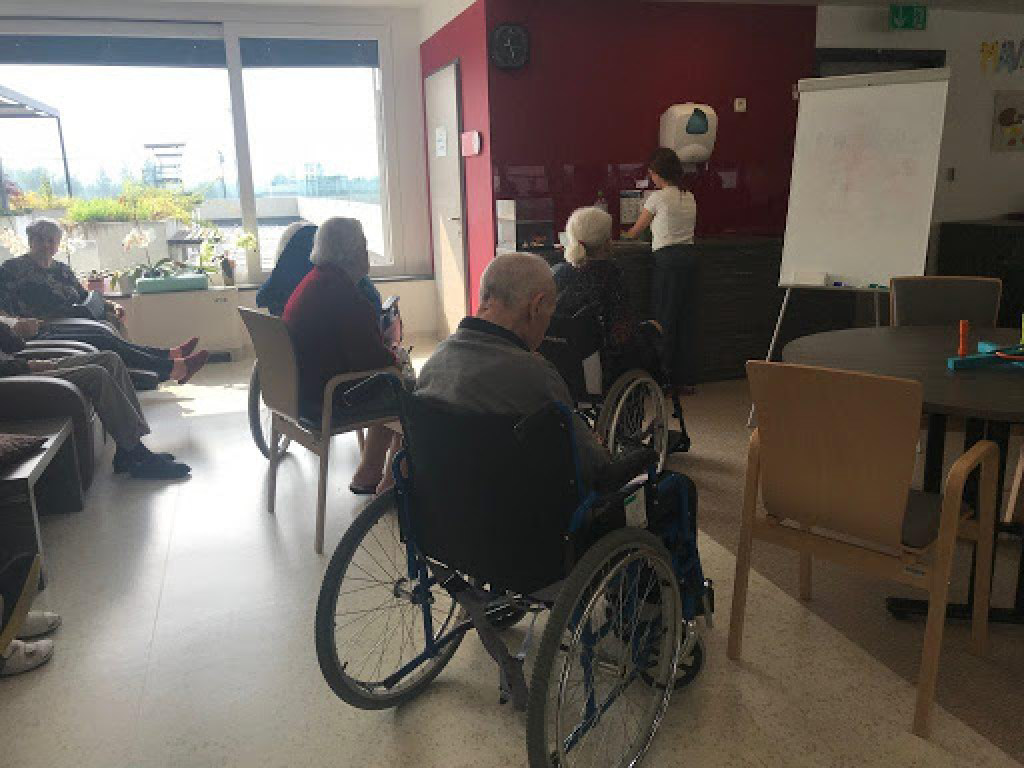 91-летняя зараженная коронавирусом женщина сбежала из дома престарелых и умерла