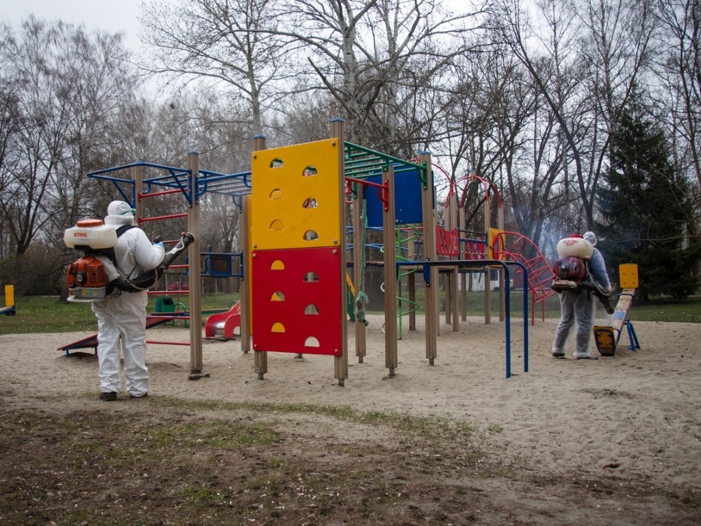 В столице дезинфекция детских площадок должна проводиться более активно – депутат Киевсовета