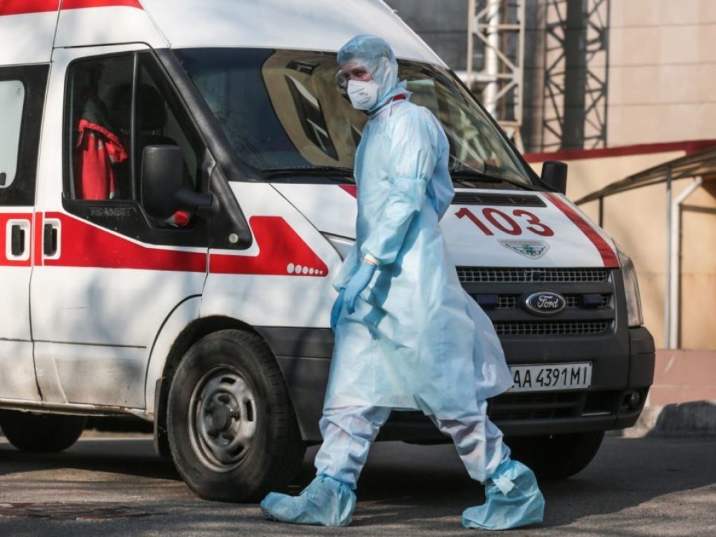 В Харькове столкнулись Lexus и Chery: шесть человек попали в больницу