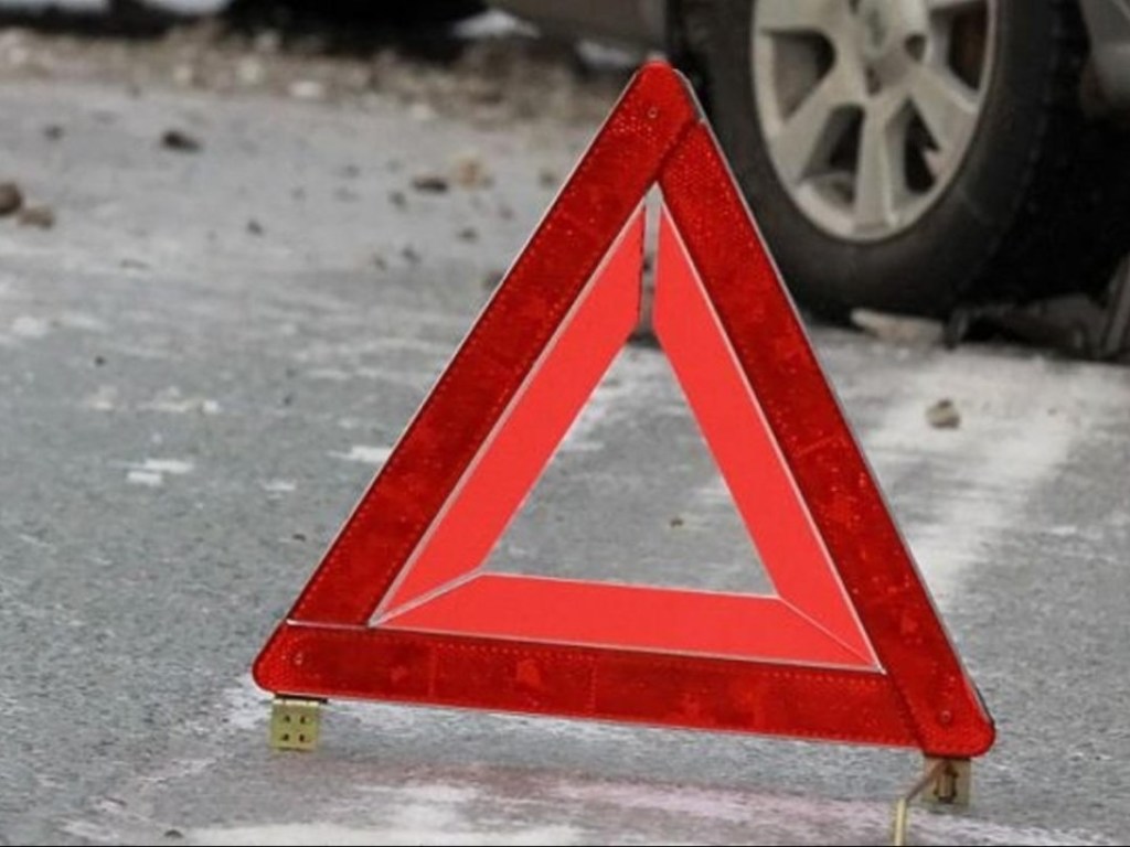 В Запорожской области в результате ДТП перевернулся автомобиль ВАЗ: погибли водитель и двое пассажиров