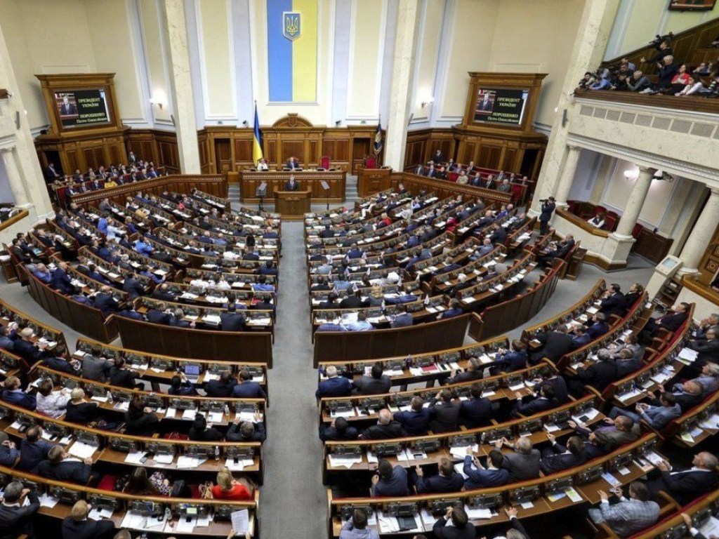 На внеочередном заседании парламента будет принят «антиколомойский» закон – политолог