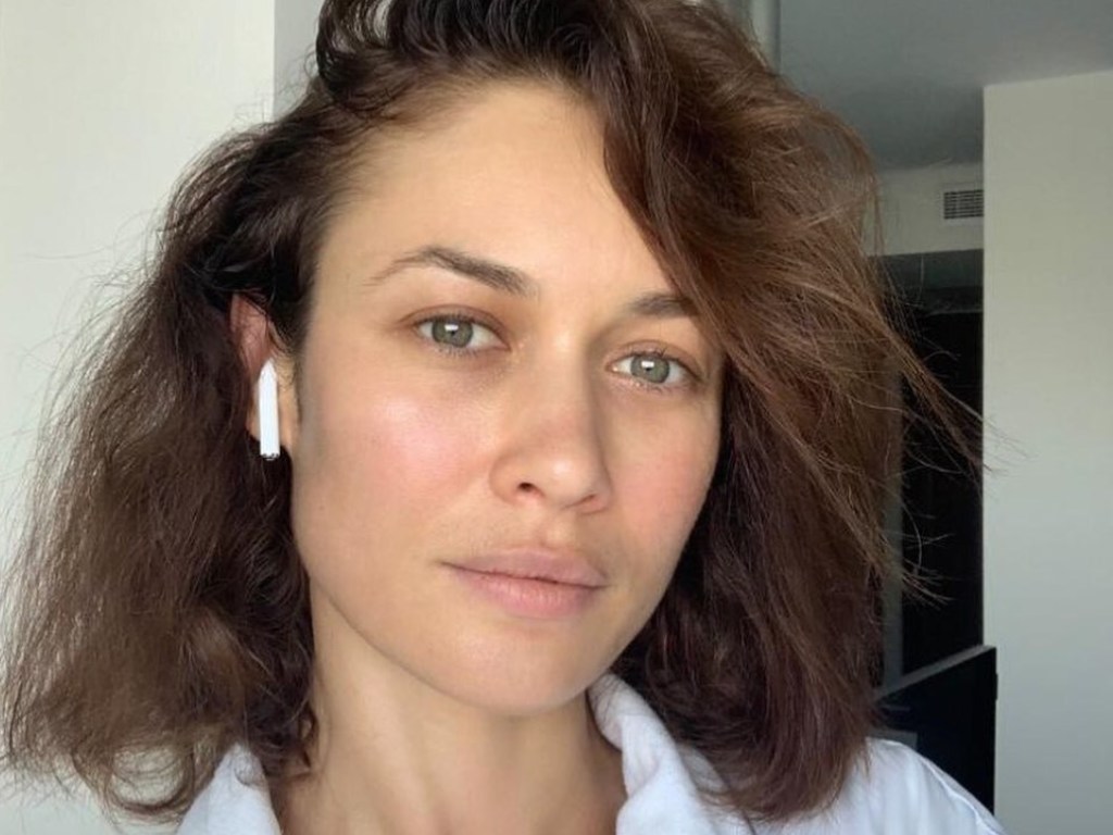40-летняя Ольга Куриленко выложила в Сеть снимки без макияжа (ФОТО)