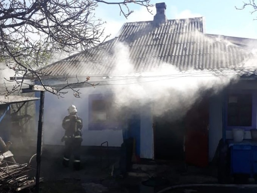В Николаевской области горел частный дом: погибли двое мужчин (ФОТО)