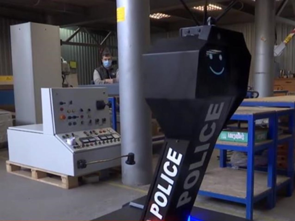Робокоп: В Запорожье создали робота-полицейского (ФОТО, ВИДЕО)
