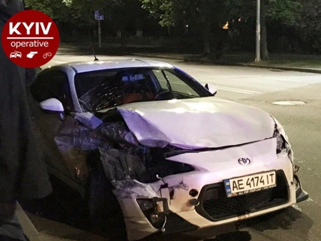 Водитель Toyota разбил три авто в центре Киева (ФОТО)