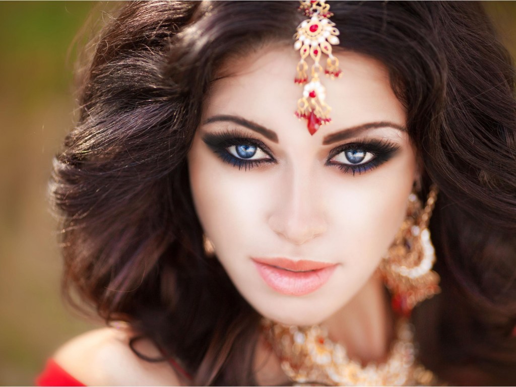 Секреты красоты арабских красавиц: кефир для волос, сурьма для ресниц и бровей