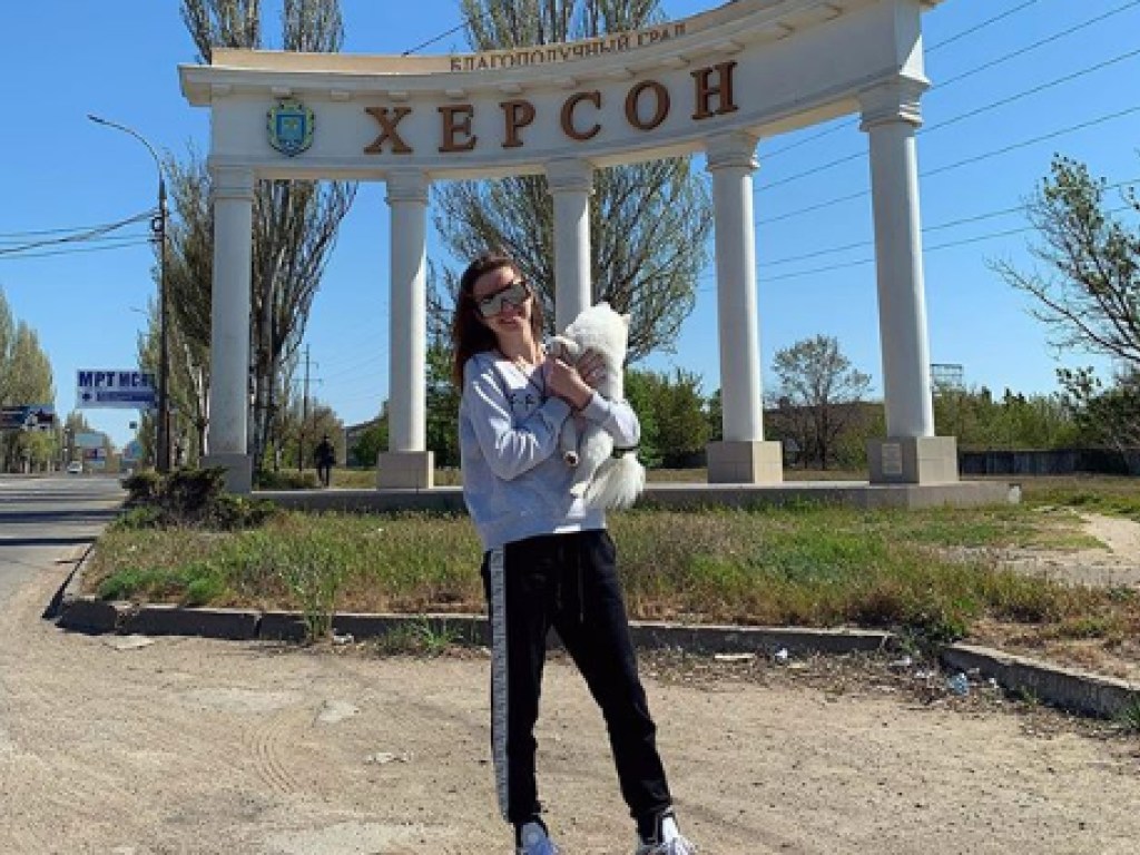 Украинка, которая отказалась улетать из Китая из-за собачки, вернулась домой (ФОТО)