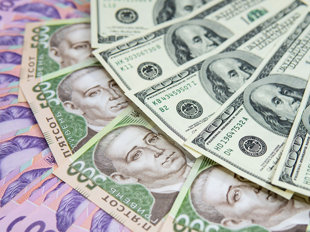 За сутки курс гривны не изменился