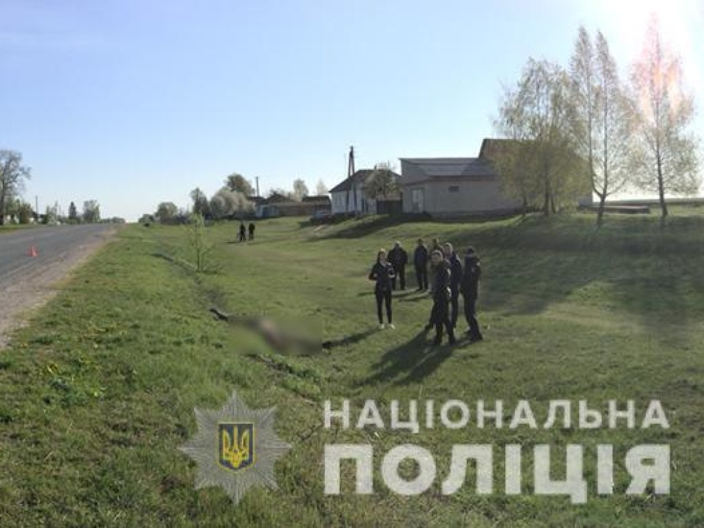 Тело выбросили в кювет: В селе Сумской области нашли труп 41-летнего мужчины (ФОТО)