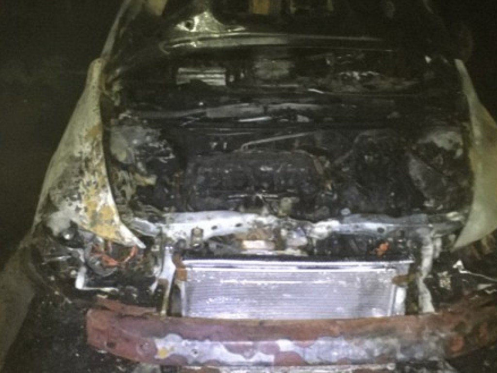 В Харькове на шоссе сгорели две Honda (ФОТО)