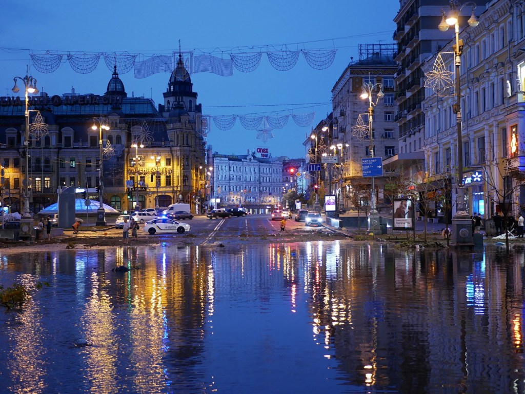Ливень в Киеве: затопило популярный торгово-развлекательный центр (ФОТО)
