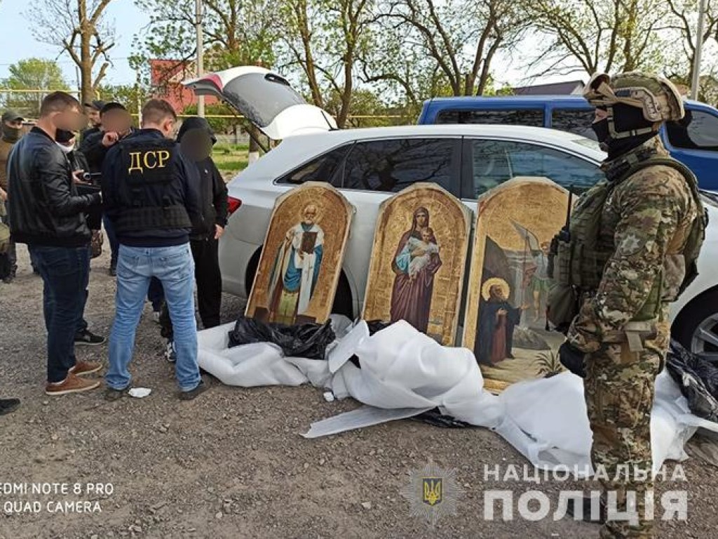 В Тернопольской области преступники украли более 450 старинных икон из храмов и монастырей Украины (ФОТО)