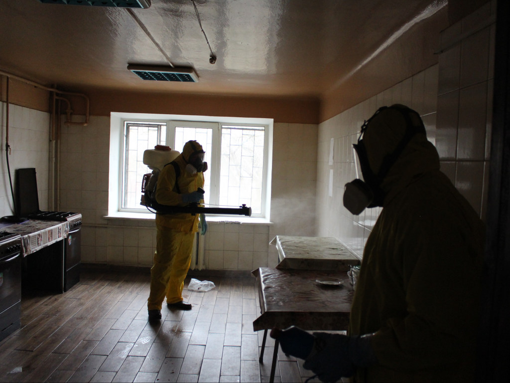 Все началось с медсестры: В общежитии под Киевом подтверждено 11 случаев инфицирования коронавирусом (ВИДЕО)