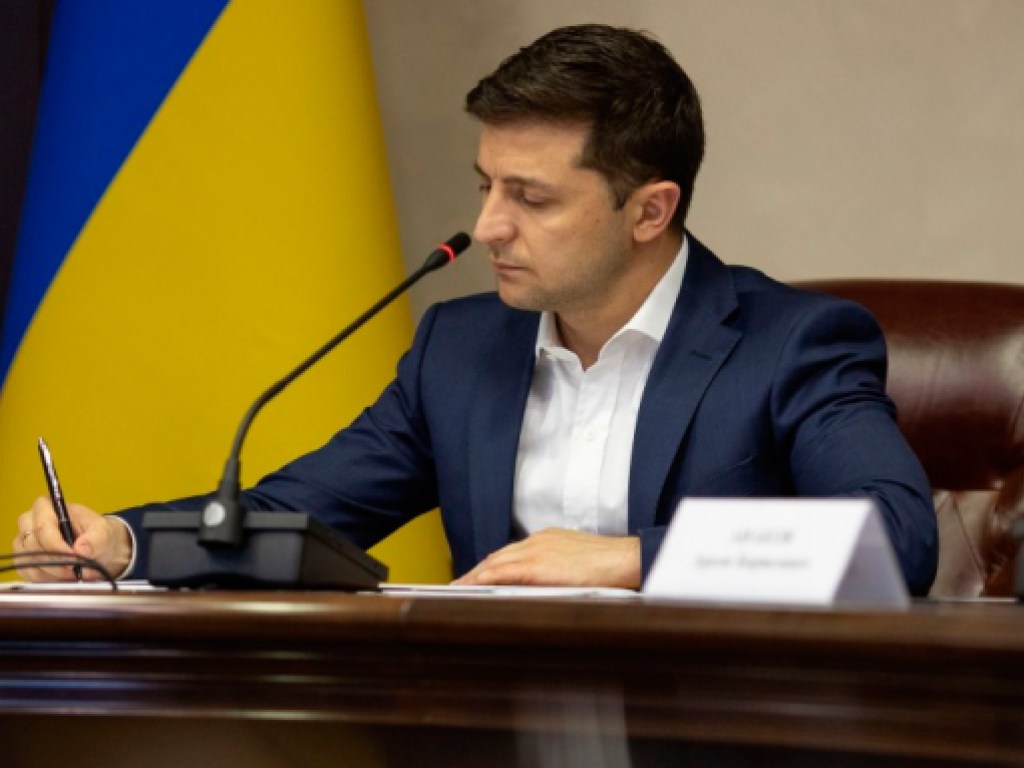 Зеленский утвердил состав украинской делегации для участия в ТКГ по урегулированию конфликта на Донбассе