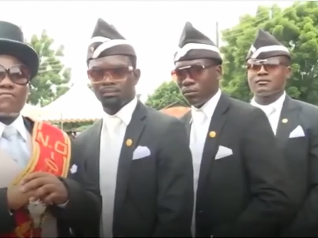 Ставшие мемом носильщики гробов из Ганы напомнили о важности карантина (ВИДЕО) 