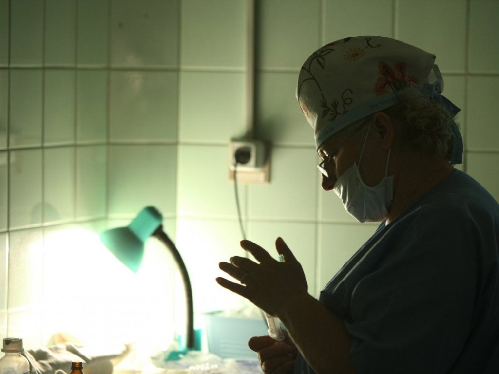 В Минздраве назвали причины высокой заболеваемости COVID-19 среди медиков