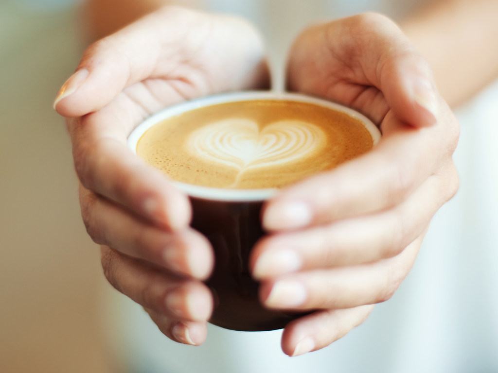 Что будет с организмом, если пить по 2 чашки кофе в день: Специалисты дали ответ