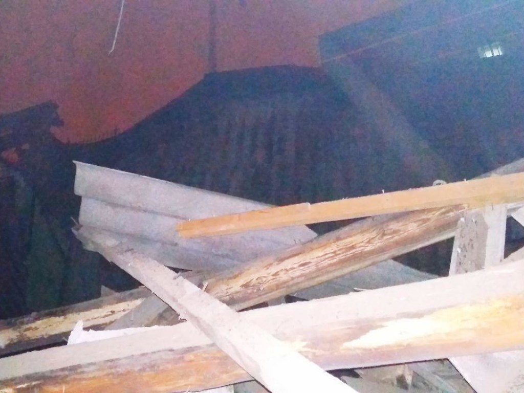 В Одессе посреди ночи обрушился жилой дом (ФОТО)