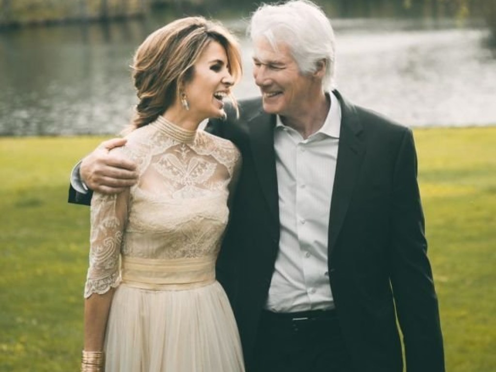 37-летняя супруга поздравила 70-летнего Ричарда Гира с годовщиной свадьбы (ФОТО)