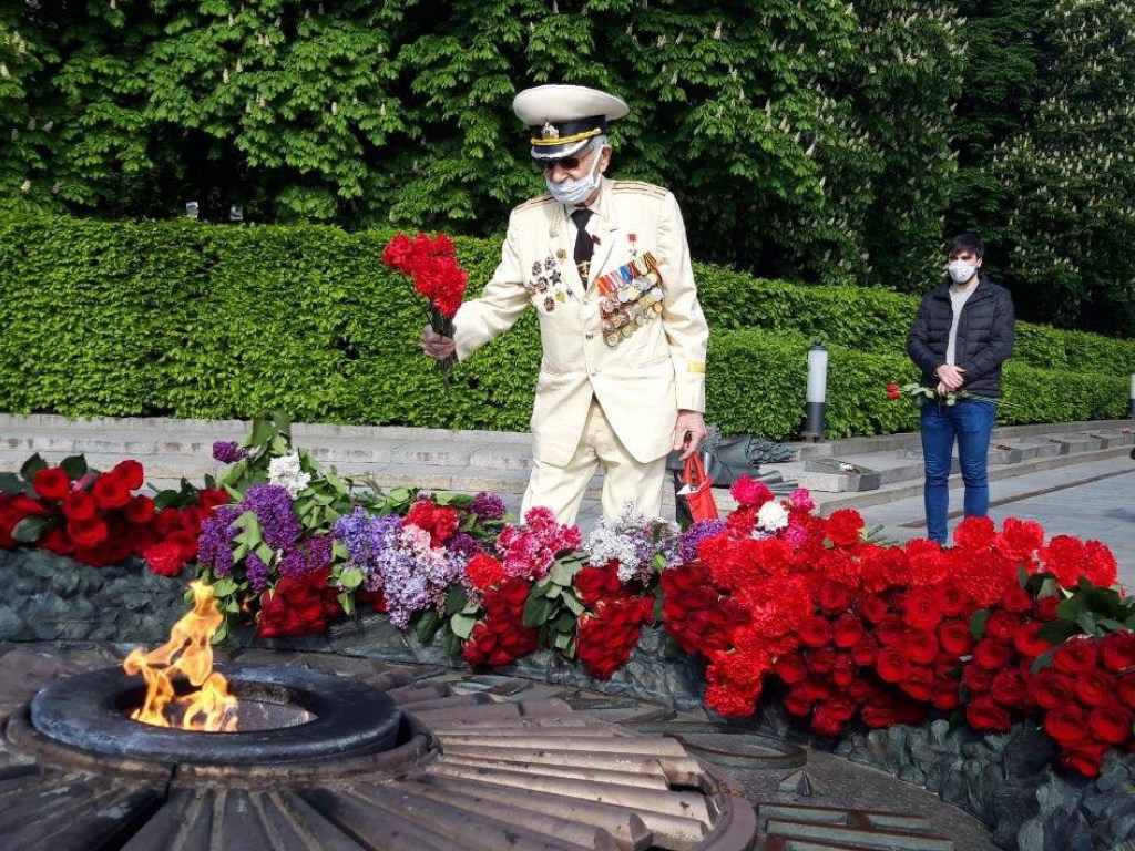 Н. Мартынов: «Ветеранов обижает отношение властей ко Дню Победы»