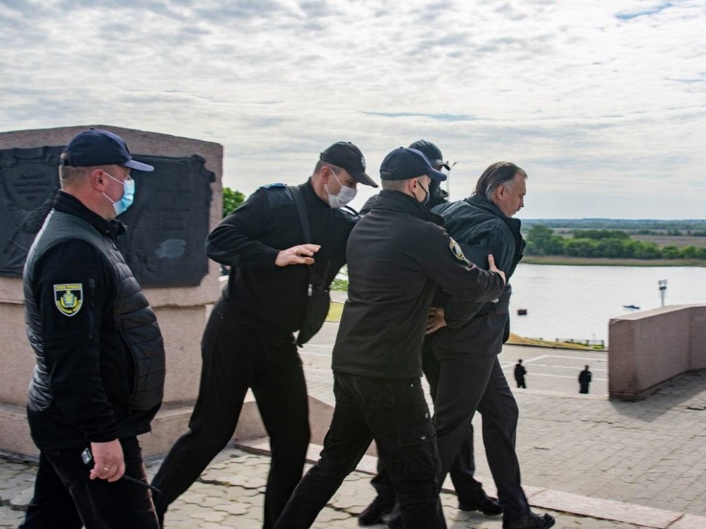 В Херсоне праздновали День Победы без защитных масок: полиция «осчастливила» нарушителей протоколами