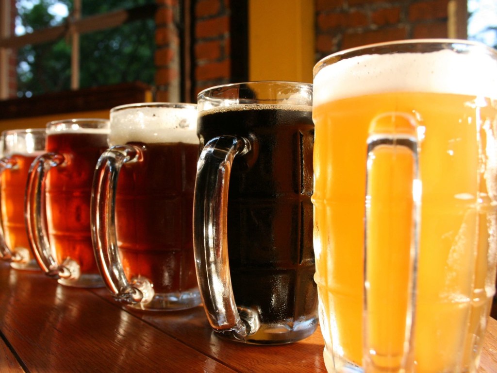 Немецкая пивоварня бесплатно раздала тысячи литров пенного напитка