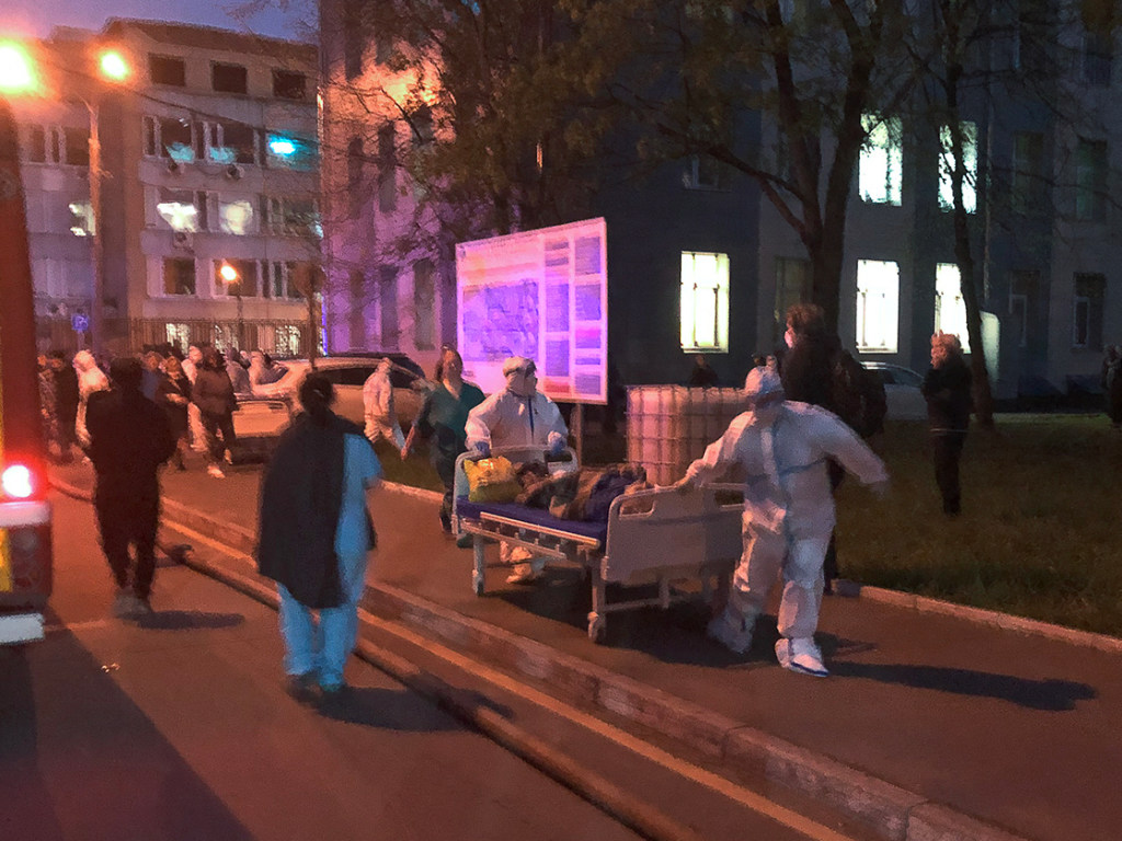 В Москве произошел пожар в больнице, где находились пациенты с коронавирусом: есть погибшие (ФОТО)