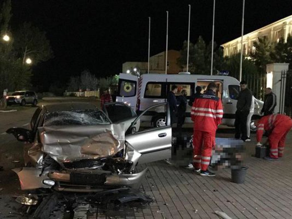 В Бердянске столкнулись Volkswagen и Daewoo: Lanos выехал на «встречку», 2 человека погибли (ФОТО)
