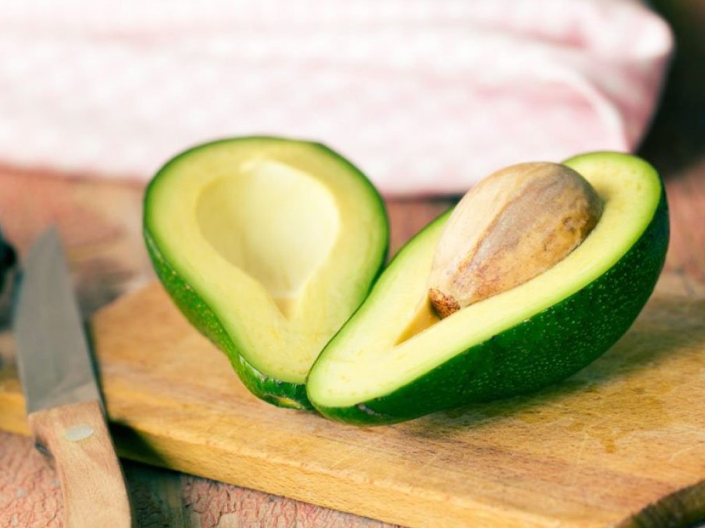 Медики рассказали о пользе авокадо для женщин