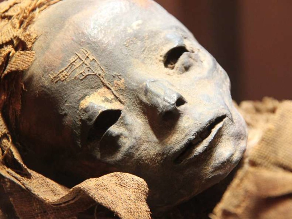 В египетской гробнице нашли мумию девочки-подростка с «приданным» (ФОТО)