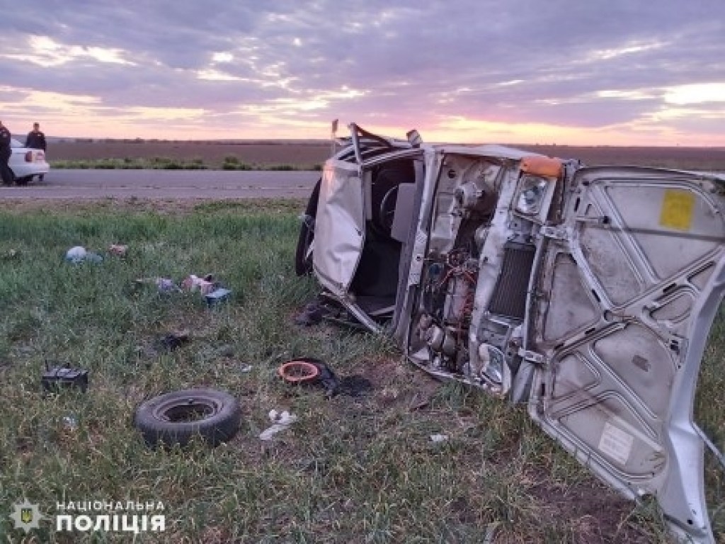 Под Николаевом перевернулся автомобиль «ЗАЗ»: пострадала 69-летняя женщина (ФОТО)