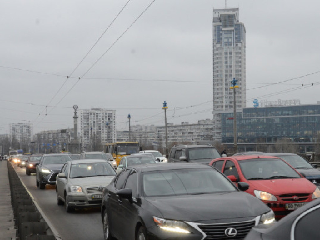 В Киеве с 12 мая увеличат количество общественного транспорта (КАРТЫ)
