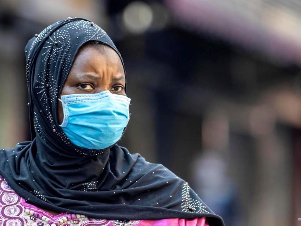 В Африке один человек заразил коронавирусом более 500 работников завода