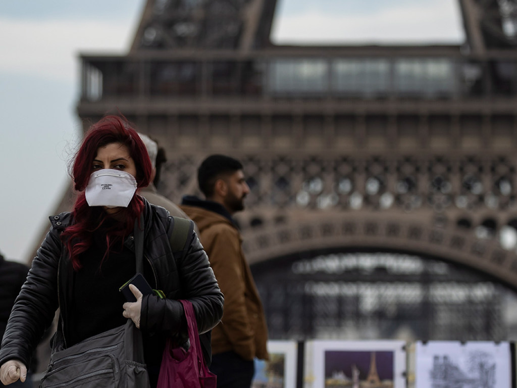 Во Франции зафиксирован наименьший суточный показатель смертности от коронавируса  с середины марта