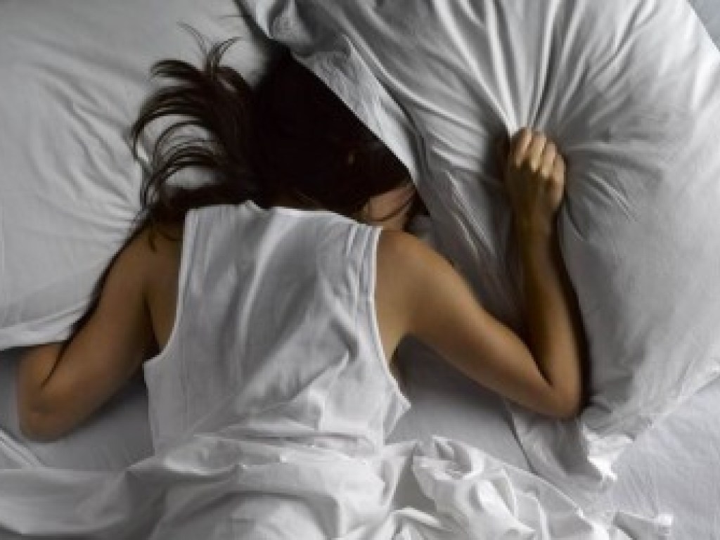 Британские ученые выяснили, что спать на выглаженном белье вредно