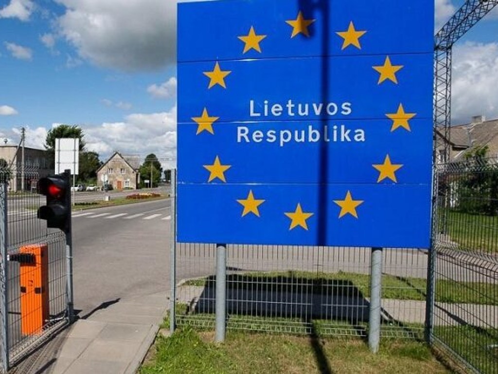 Польша и Литва частично открыли границы