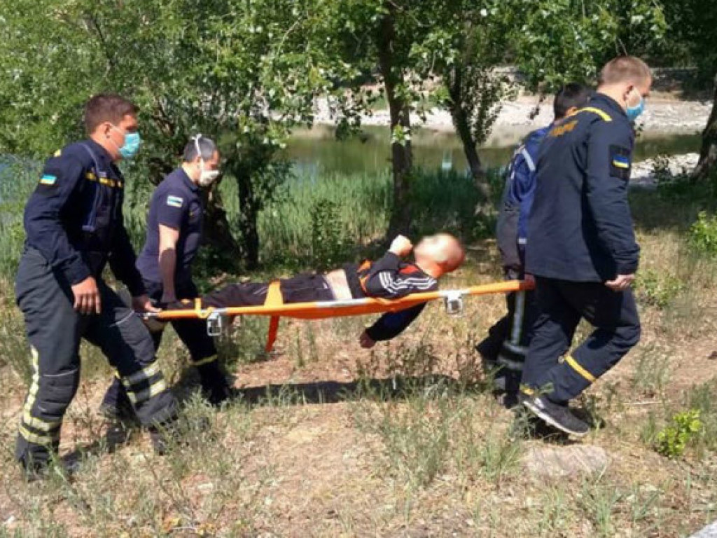 В Энергодаре 46-летний мужчина рухнул в фонтан (ФОТО)